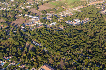Oblique view of Camping Caravaning du Lac in Montauroux in the state Var, France
