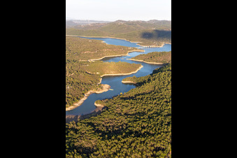 Reservoir: Lac Cassien - Faience in Montauroux in the state Var, France from above