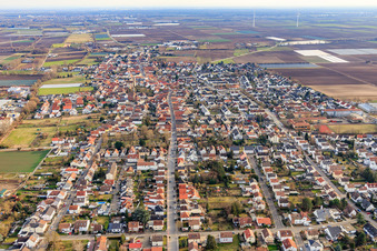 Main street from the north in the district Dannstadt in Dannstadt-Schauernheim in the state Rhineland-Palatinate, Germany