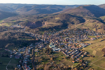 Bird's eye view of Albersweiler in the state Rhineland-Palatinate, Germany