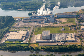Aerial view of Palatinate Refreshments GmbH Paper Factory Palm GmbH & Co. KG | Plant Wörth am Rhein in Wörth am Rhein in the state Rhineland-Palatinate, Germany