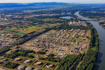 Aerial view of MiRO, Upper Rhine Mineral Oil Refinery Karlsruhe in the district Knielingen in Karlsruhe in the state Baden-Wuerttemberg, Germany
