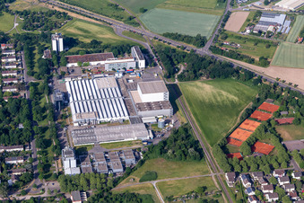 L'OREAL Production Germany GmbH & Co. KG in the district Nordweststadt in Karlsruhe in the state Baden-Wuerttemberg, Germany from above