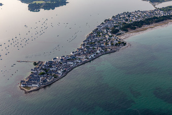 Oblique view of Île-Tudy in the state Finistere, France