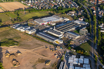 Oblique view of Siemensstraße industrial area with Hartmann & König Stromzuführungs AG and Tombor GmbH in the district Neudorf in Graben-Neudorf in the state Baden-Wuerttemberg, Germany