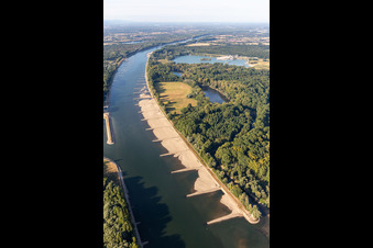 Aerial photograpy of Dry groynes and sandbanks in the Rhine due to low water in the district Maximiliansau in Wörth am Rhein in the state Rhineland-Palatinate, Germany