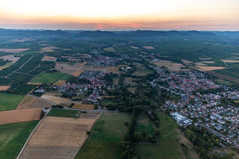 And Billigheim-Ingenheim in the sunset in the district Mühlhofen in Billigheim-Ingenheim in the state Rhineland-Palatinate, Germany