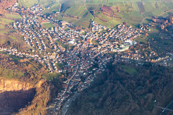 From the east in Albersweiler in the state Rhineland-Palatinate, Germany