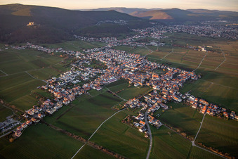 From the southeast in the district Diedesfeld in Neustadt an der Weinstraße in the state Rhineland-Palatinate, Germany