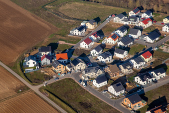 Veilchenweg in the new development area K2 in winter in Kandel in the state Rhineland-Palatinate, Germany