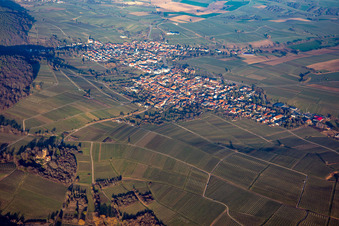 Sonnenberg from the southwest in the district Schweigen in Schweigen-Rechtenbach in the state Rhineland-Palatinate, Germany