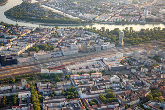 Railway tracks and main station between B37 and Lindenhof in the district Schwetzingerstadt in Mannheim in the state Baden-Wuerttemberg, Germany