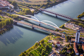 B28 Europa Bridge, Beatus-Rhenanus Bridge and railway bridge over the Rhine to Strasbourg in Kehl in the state Baden-Wuerttemberg, Germany