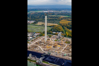 EnBW new coal-fired power plant at the Rhine port in the district Daxlanden in Karlsruhe in the state Baden-Wuerttemberg, Germany from above
