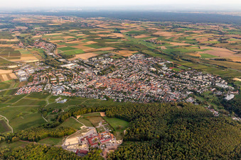 From the northwest in Bad Bergzabern in the state Rhineland-Palatinate, Germany
