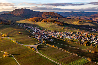 From the southeast in the district Arzheim in Landau in der Pfalz in the state Rhineland-Palatinate, Germany