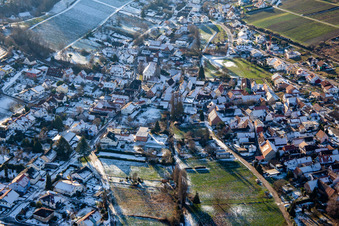Wine Route in winter with snow in the district Pleisweiler in Pleisweiler-Oberhofen in the state Rhineland-Palatinate, Germany