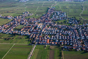 From the north in the district Diedesfeld in Neustadt an der Weinstraße in the state Rhineland-Palatinate, Germany