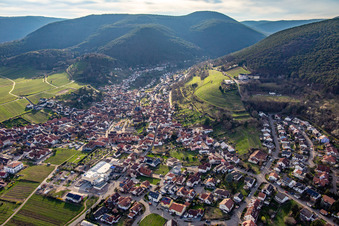 From the northeast in the district SaintMartin in Sankt Martin in the state Rhineland-Palatinate, Germany