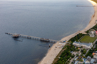 Pier Heringsdorf: longest illuminated pier with restaurant from the west in Heringsdorf in the state Mecklenburg-Western Pomerania, Germany