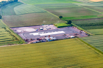 Construction site of the V20 deep drilling site of Vulcan Energy at Schleidberg for the extraction of geothermal energy and lithium in Insheim in the state Rhineland-Palatinate, Germany