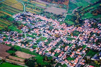 From the west in the district Rettigheim in Mühlhausen in the state Baden-Wuerttemberg, Germany