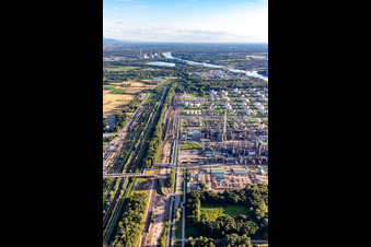 Upper Rhine mineral oil refinery in the district Knielingen in Karlsruhe in the state Baden-Wuerttemberg, Germany from above