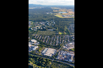 METRO Karlsruhe in front of the Hardecksiedlung in the district Grünwinkel in Karlsruhe in the state Baden-Wuerttemberg, Germany