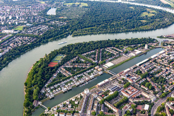 Park island between the Rhine and Luitpoldhafen in the district Süd in Ludwigshafen am Rhein in the state Rhineland-Palatinate, Germany