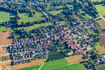 Village from the south in the district Mühlhofen in Billigheim-Ingenheim in the state Rhineland-Palatinate, Germany