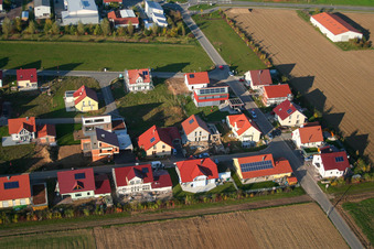 Aerial view of New development area Brotäcker: Archenweyerer Weg in Steinweiler in the state Rhineland-Palatinate, Germany