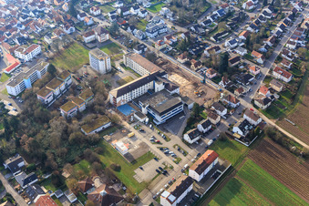 Oblique view of Construction site for the renovation of the Asklpios Südpfalzkliniken in Kandel in the state Rhineland-Palatinate, Germany