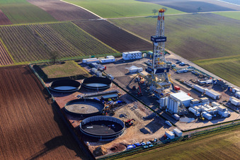 Aerial photograpy of Drilling rig of the V20 deep drilling site of Vulcan Energy at Schleidberg for the extraction of geothermal energy and lithium in Insheim in the state Rhineland-Palatinate, Germany
