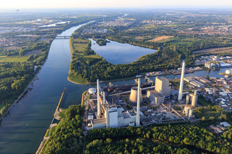 Rhine between Rheinhafen steam power station Karlsruhe and Rhine bridges near Maxau in the district Knielingen in Karlsruhe in the state Baden-Wuerttemberg, Germany