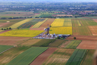Drilling site of the deep drilling rig V20 of Vercana GmbH for Vulcan Energy at Schleidberg for the extraction of geothermal energy and lithium in Insheim in the state Rhineland-Palatinate, Germany