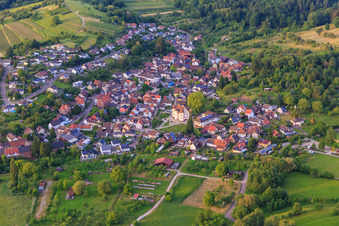 Village view from the southwest with Schmieheim Castle in the district Schmieheim in Kippenheim in the state Baden-Wuerttemberg, Germany