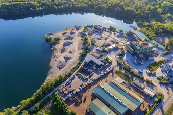 Gravel pit Breisach am Rhein with MSW Metallhandel Südwest GmbH and Adolf Braun KG gravel and ready-mixed concrete works in the district Gündlingen in Breisach am Rhein in the state Baden-Wuerttemberg, Germany