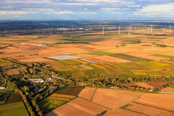 Insheim geothermal power plant for lithium extraction by Vulcan Energy GmbH; in the background, Rig V20 of Vercana GmbH and the Offenbach wind farm in Rohrbach in the state Rhineland-Palatinate, Germany
