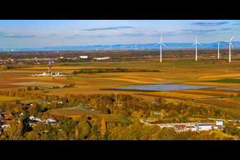 Geothermal power plant Insheim and drilling rig V20 of Vercana GmbH for deep geothermal energy and lithium extraction in front of the Offenbach wind farm, with the GKM Mannheim in the background in Insheim in the state Rhineland-Palatinate, Germany