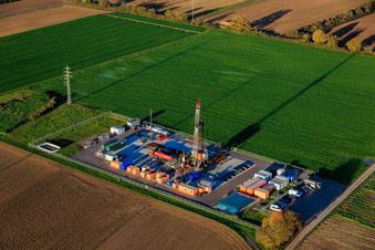 Aerial photograpy of Exploratory drilling for oil by Palatina GeoCon GmbH & Co. KG (SCWH1) in Schwegenheim in the state Rhineland-Palatinate, Germany