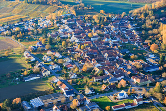 Aerial view of From the southeast in the district Heuchelheim in Heuchelheim-Klingen in the state Rhineland-Palatinate, Germany