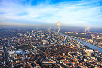 Chemical plant BASF on the Rhine from the south in the district BASF in Ludwigshafen am Rhein in the state Rhineland-Palatinate, Germany