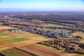 From the northwest in Herxheimweyher in the state Rhineland-Palatinate, Germany