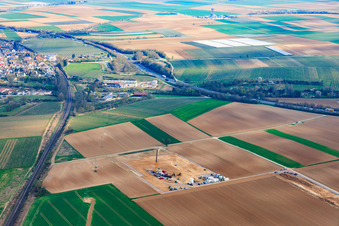 Drilling rig of Vulcan Energy's second deep drilling site between Rohrbach and Insheim for the production of geothermal energy and lithium in Rohrbach in the state Rhineland-Palatinate, Germany