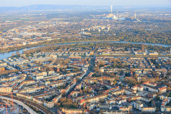 Wittelsbachstraße to the Parkinsel from the northwest in the district Süd in Ludwigshafen am Rhein in the state Rhineland-Palatinate, Germany