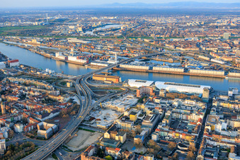 From the west in the district Mitte in Ludwigshafen am Rhein in the state Rhineland-Palatinate, Germany