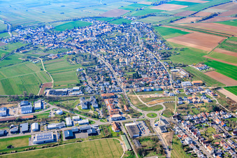 From the northeast in the district Lachen in Neustadt an der Weinstraße in the state Rhineland-Palatinate, Germany
