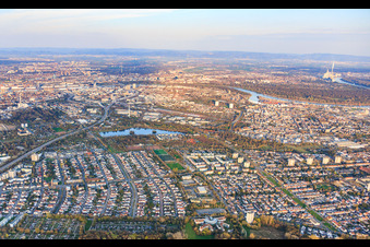 From the west in the district Gartenstadt in Ludwigshafen am Rhein in the state Rhineland-Palatinate, Germany