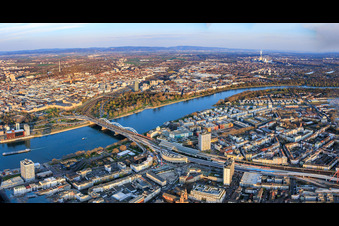 City panorama from the northwest on the Rhine riverbank from Zollhof to Parkinsel with Konrad-Adenauer-Brücke and Berliner Platz in the district Mitte in Ludwigshafen am Rhein in the state Rhineland-Palatinate, Germany