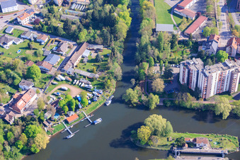 Mouth of the Blies into the Saar, island of lock 28 Saargemünd and Yachtclub Hanweiler e. V in the district Blies Sud in Saargemünd in the state Moselle, France